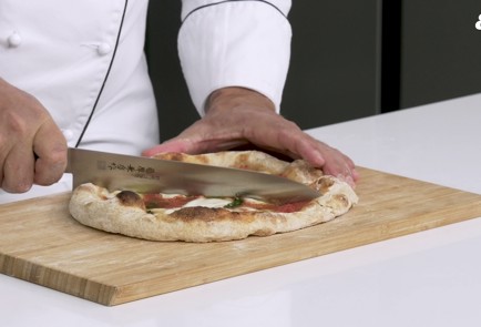 Фото шага рецепта Пицца Маргарита в духовке 151599 шаг 13  