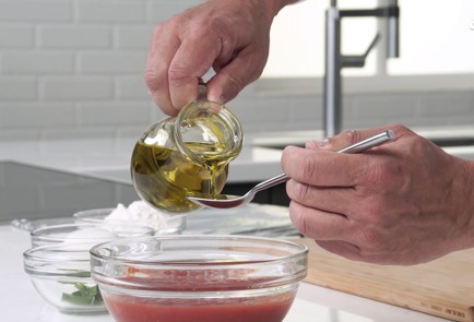 Фото шага рецепта Пицца Маргарита в духовке 151599 шаг 6  