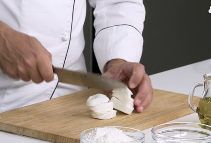 Фото шага рецепта Пицца Маргарита в духовке 151599 шаг 7  