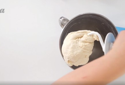 Фото шага рецепта Пицца Маргарита Вальтера Бизоффи 35393 шаг 2  