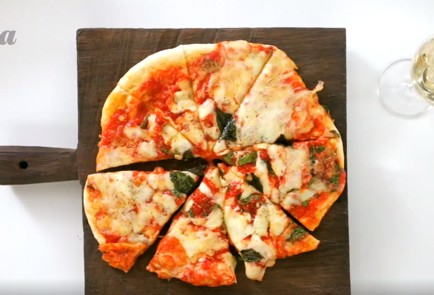 Фото шага рецепта Пицца Маргарита Вальтера Бизоффи 35393 шаг 6  