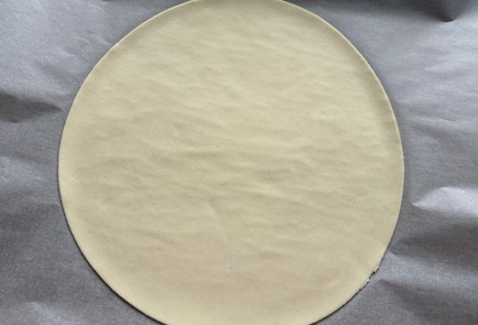 Фото шага рецепта Пицца на тонком тесте 175442 шаг 11  