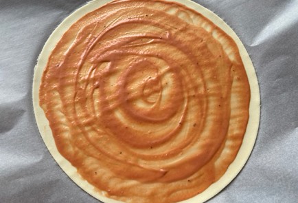 Фото шага рецепта Пицца на тонком тесте 175442 шаг 13  