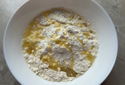 Фото шага рецепта Пицца на тонком тесте 175442 шаг 4  