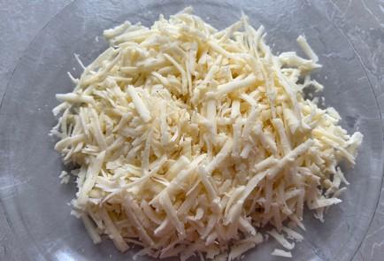 Фото шага рецепта Пицца на тонком тесте 175442 шаг 7  