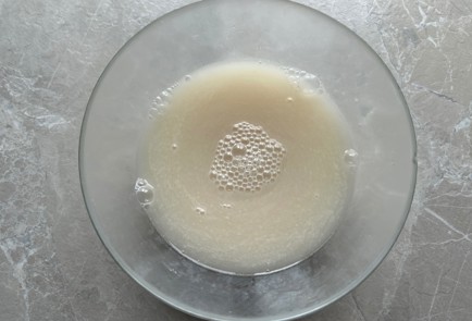 Фото шага рецепта Пицца подомашнему на дрожжевом тесте 189380 шаг 3  