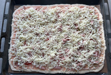 Фото шага рецепта Пицца подомашнему 190018 шаг 10  