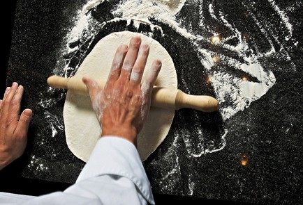 Фото шага рецепта Пицца с голубым сыром и грушей 17885 шаг 1  