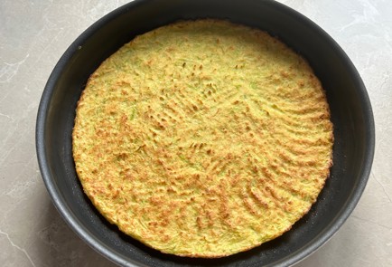 Фото шага рецепта Пицца с кабачковой основой 174239 шаг 11  