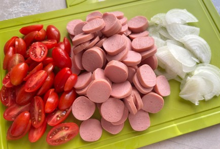 Фото шага рецепта Пицца с сосисками 174266 шаг 10