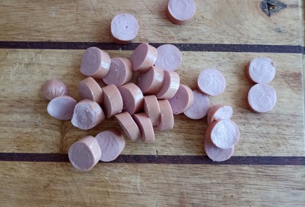 Фото шага рецепта Быстрая пицца студенческая из лаваша в микроволновке 191461 шаг 2