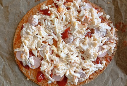 Фото шага рецепта Быстрая пицца студенческая из лаваша в микроволновке 191461 шаг 9