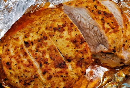 Фото шага рецепта Пикантная грудка индейки запеченная в фольге 152858 шаг 11  