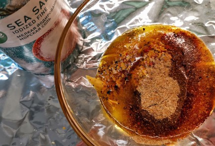 Фото шага рецепта Пикантная грудка индейки запеченная в фольге 152858 шаг 6  