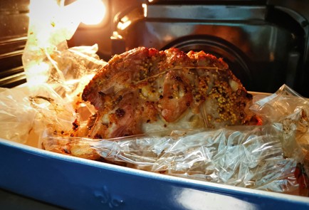 Фото шага рецепта Пикантная свиная шейка запеченная в рукаве 151287 шаг 25  