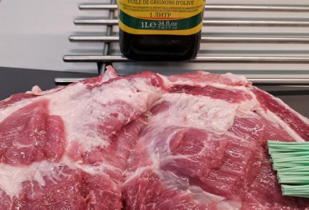 Фото шага рецепта Пикантная свиная шейка запеченная в рукаве 151287 шаг 4  