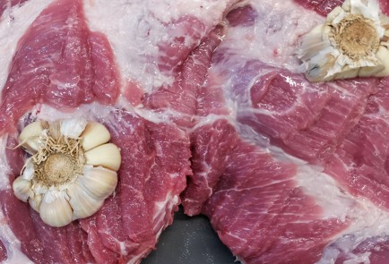 Фото шага рецепта Пикантная свиная шейка запеченная в рукаве 151287 шаг 5  