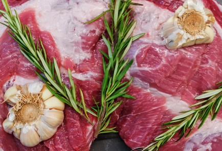 Фото шага рецепта Пикантная свиная шейка запеченная в рукаве 151287 шаг 6  