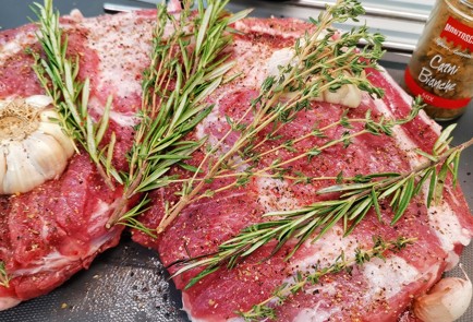 Фото шага рецепта Пикантная свиная шейка запеченная в рукаве 151287 шаг 9  