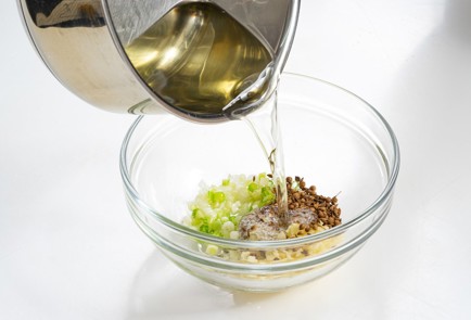 Фото шага рецепта Пикантная заправка для салата с помидорами 174038 шаг 6  