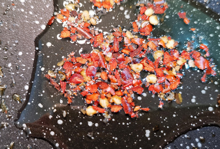 Фото шага рецепта Пикантный паштет с орегано 151944 шаг 2  