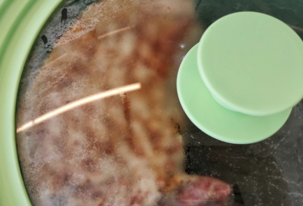 Фото шага рецепта Пикантный стейк из свиной корейки 152353 шаг 4  