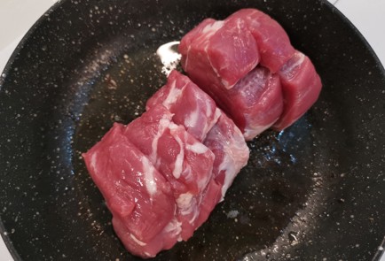 Фото шага рецепта Пикантные медальоны из свиной вырезки 175646 шаг 4  