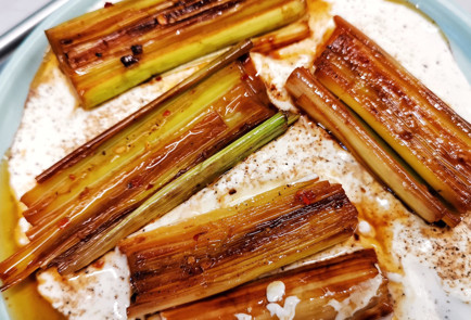 Фото шага рецепта Пикантный лукпорей в сметане и бальзамическом креме 151597 шаг 10  