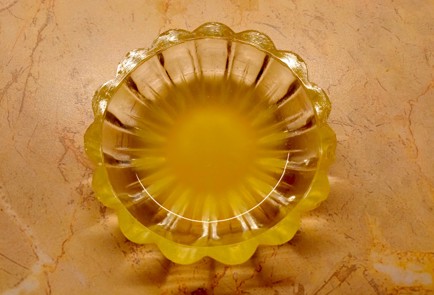 Фото шага рецепта Пикантный салат с крабовыми палочками сыром и сухариками 187932 шаг 9  