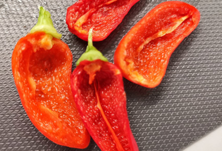 Фото шага рецепта Пикантный скрэмбл с помидорами и сыром 151509 шаг 15