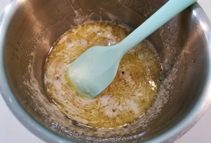 Фото шага рецепта Пикантный сливочносырный соус 140735 шаг 3  