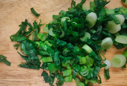 Фото шага рецепта Пирог из слоеного теста с курицей и картофелем 188916 шаг 10  