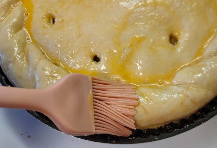 Фото шага рецепта Пирог из слоеного теста с курицей и картофелем 188916 шаг 22  