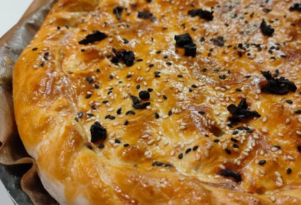 Фото шага рецепта Пирог из слоеного теста с курицей и картофелем 188916 шаг 26  