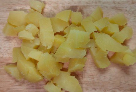 Фото шага рецепта Пирог из слоеного теста с курицей и картофелем 188916 шаг 7  