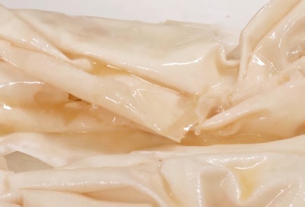 Фото шага рецепта Пирог из теста фило с сыром бри 173701 шаг 5  