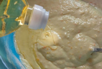 Фото шага рецепта Пирог на кефире с мандаринами и цукатами 188230 шаг 10