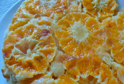 Фото шага рецепта Пирог на кефире с мандаринами и цукатами 188230 шаг 22