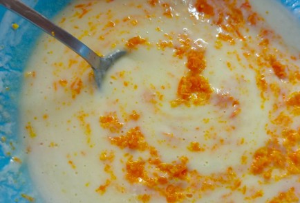 Фото шага рецепта Пирог на кефире с мандаринами и цукатами 188230 шаг 8