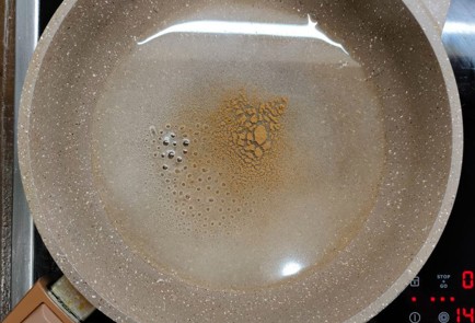 Фото шага рецепта Пирогперевертыш с персиками карамелью и корицей 174243 шаг 11