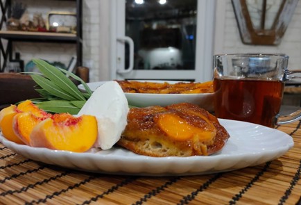 Фото шага рецепта Пирогперевертыш с персиками карамелью и корицей 174243 шаг 21