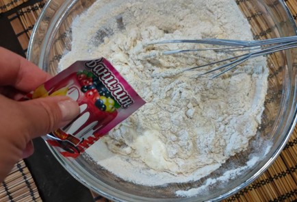 Фото шага рецепта Пирогперевертыш с персиками карамелью и корицей 174243 шаг 7