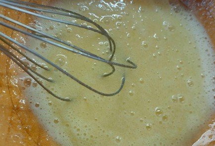 Фото шага рецепта Пирогперевертыш со сливами 190472 шаг 4  