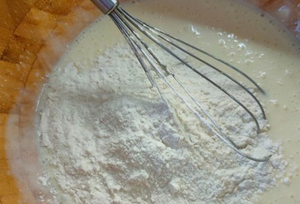 Фото шага рецепта Пирогперевертыш со сливами 190472 шаг 6  