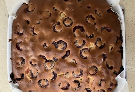 Фото шага рецепта Пирог с абрикосами персиками и черешней 186888 шаг 12  