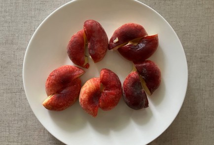 Фото шага рецепта Пирог с абрикосами и персиками 186962 шаг 6  