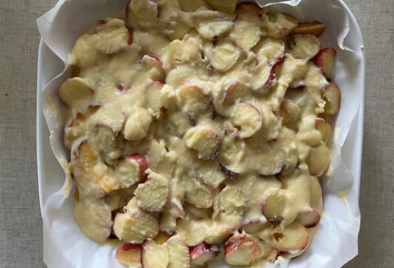 Фото шага рецепта Пирог с абрикосами и персиками 186962 шаг 9  