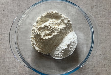 Фото шага рецепта Пирог с ананасами на рисовой муке 176110 шаг 2  