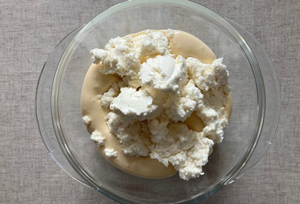 Фото шага рецепта Пирог с ананасами на рисовой муке 176110 шаг 4  