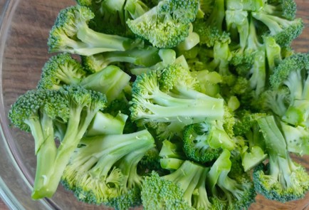 Фото шага рецепта Пирог с брокколи и шпинатом 176355 шаг 5  